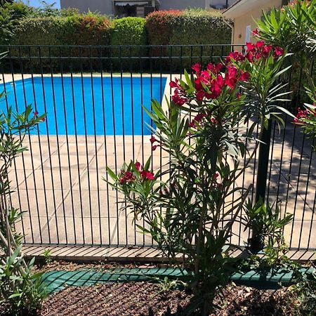 Apartamento Les Jardins De Garance Aviñón Exterior foto