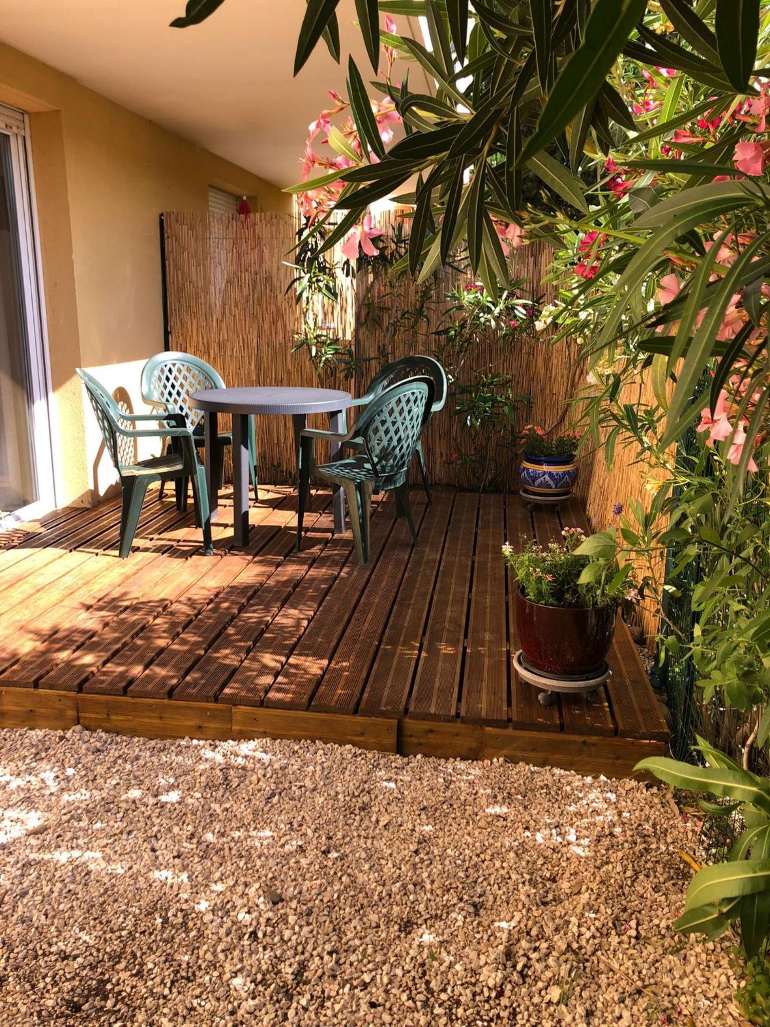 Apartamento Les Jardins De Garance Aviñón Exterior foto